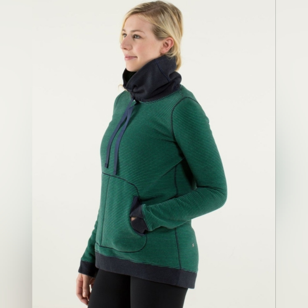 Lululemon ~ Avenue Pullover. Size 6.